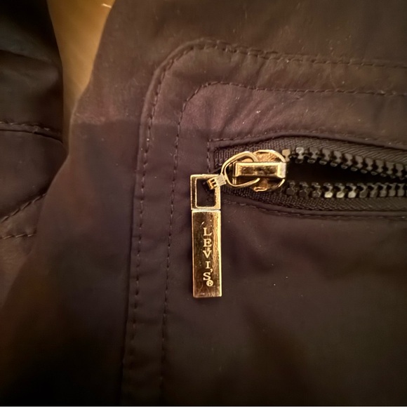 Levi's Black Bomber Jacket with Sherpa Collar - Picture 4 of 10